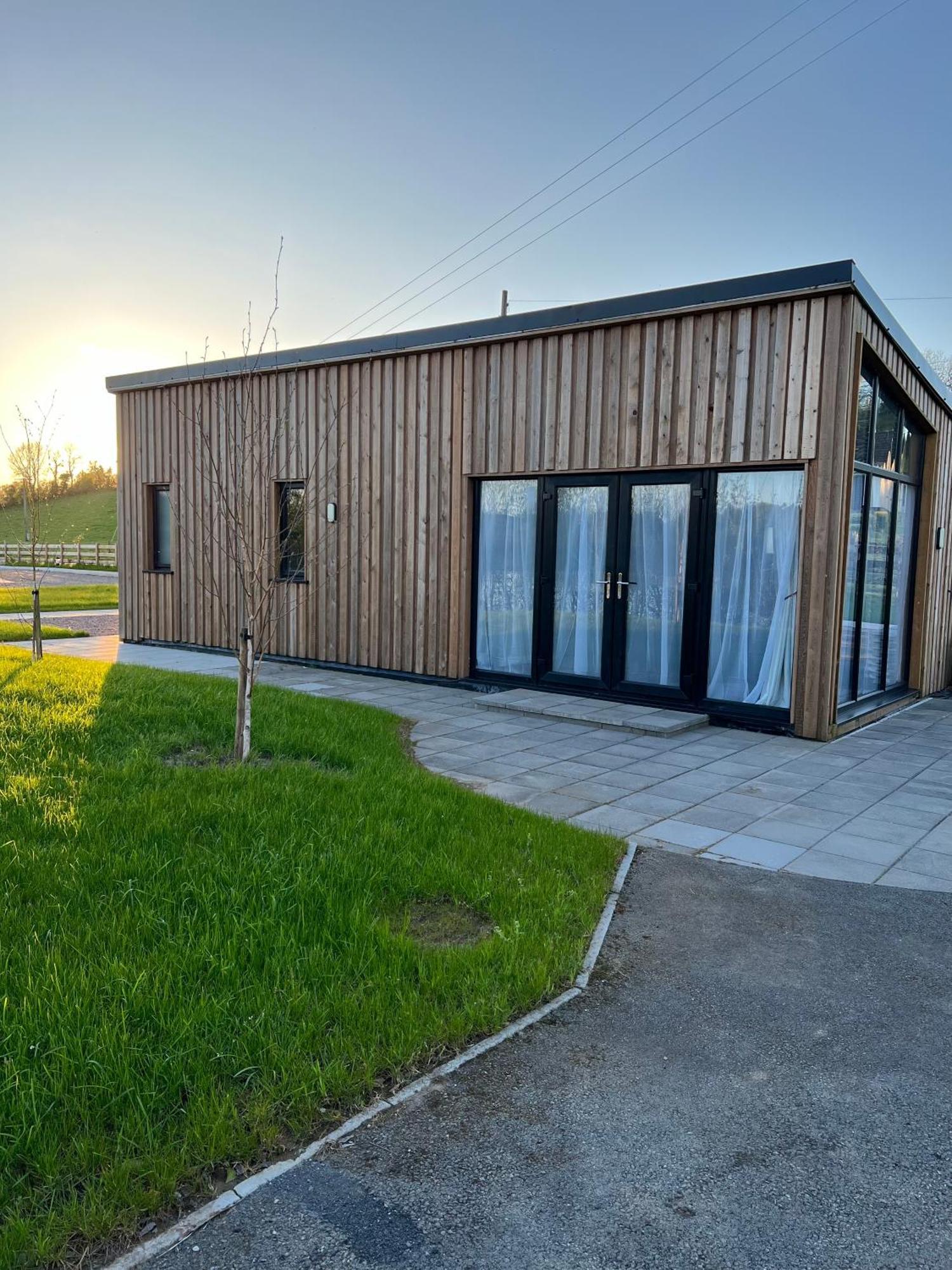 Killyfole Lakeside Lodges Corranny エクステリア 写真
