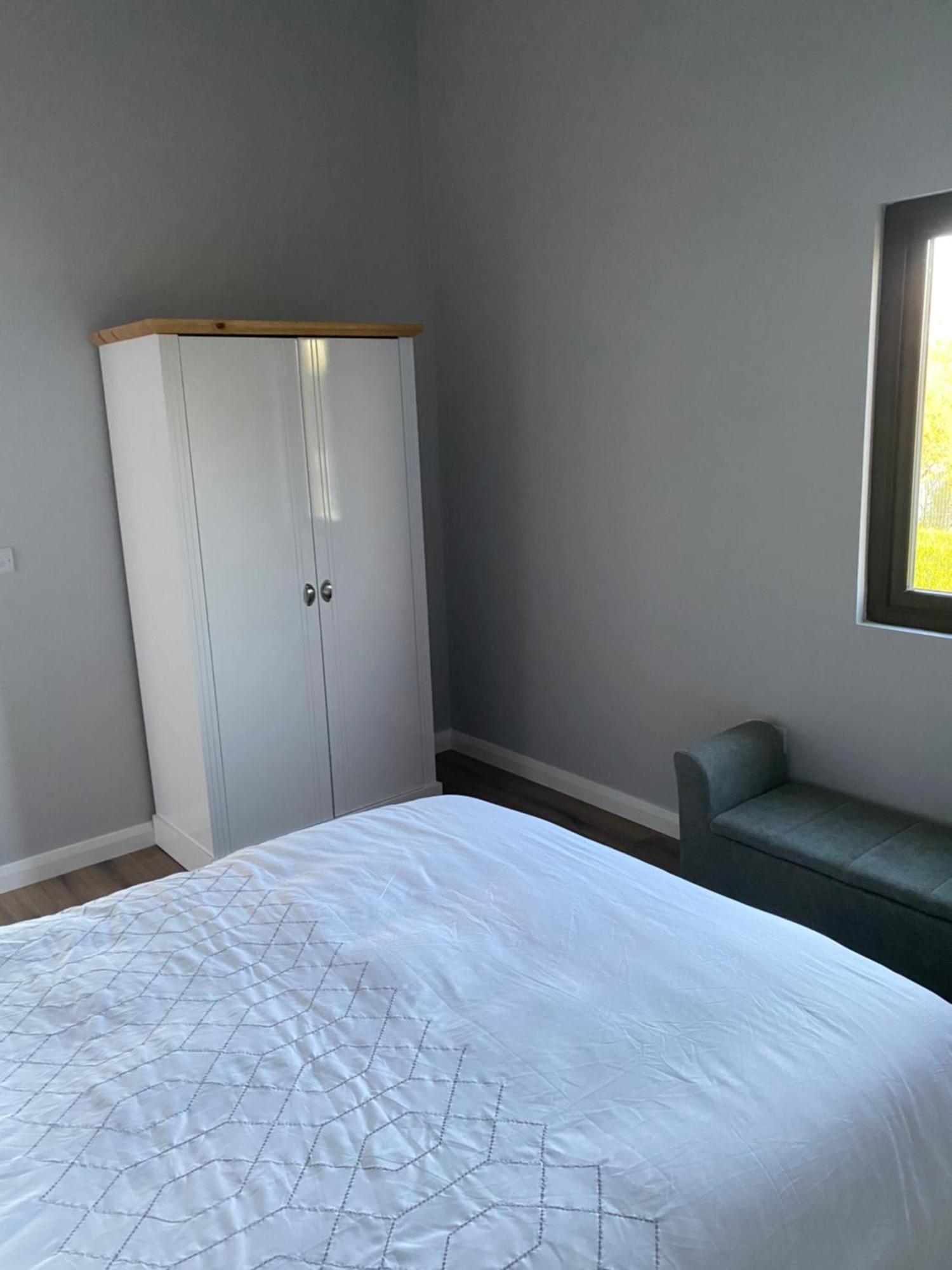 Killyfole Lakeside Lodges Corranny エクステリア 写真