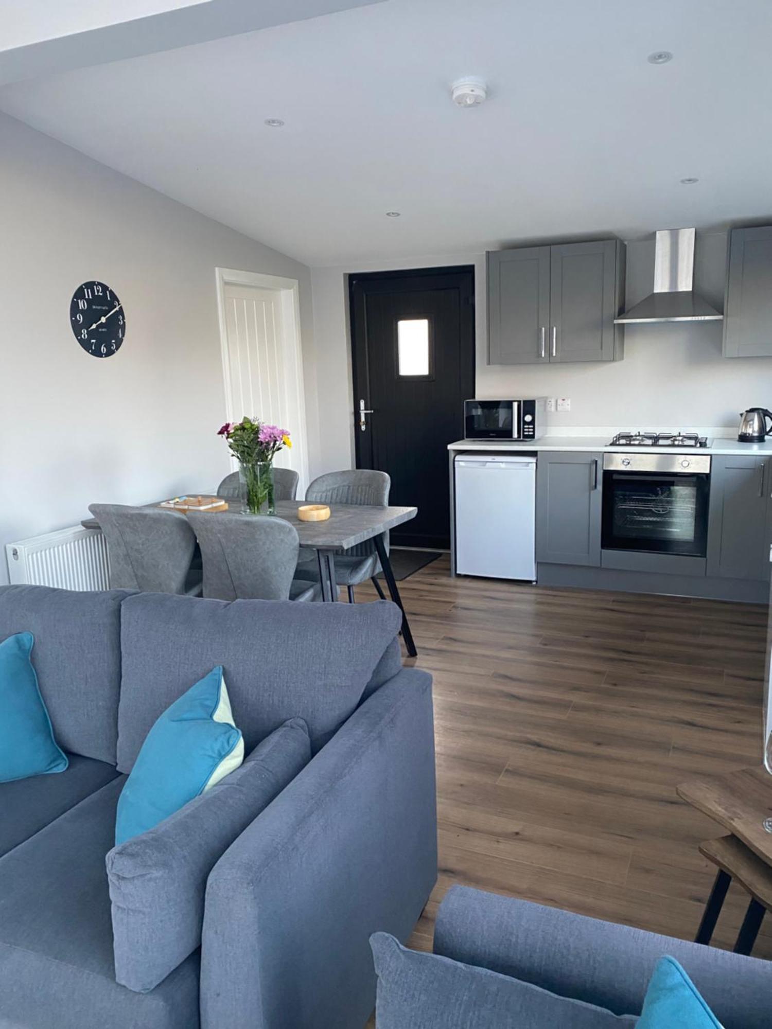 Killyfole Lakeside Lodges Corranny エクステリア 写真